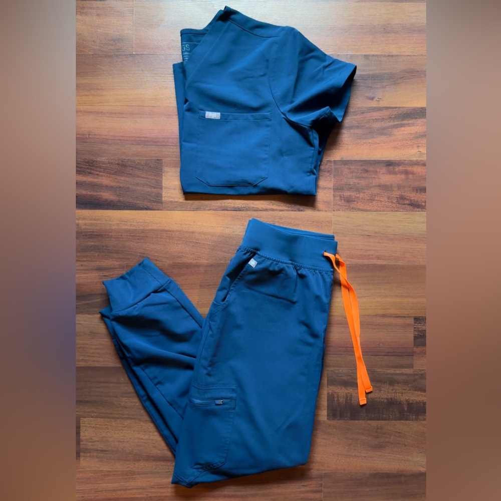 Figs Deep Reef blue Jogger Scrub Set